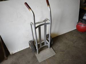 lot 24 image: Valley Craft Heavy Duty Aluminum Ha...