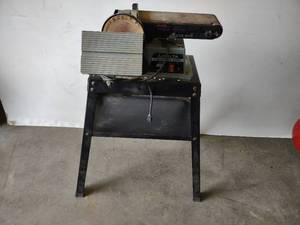 lot 25 image: Delta 4 Belt6 Disc Sander, Works...