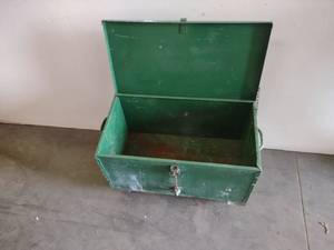 lot 88 image: Steel Box on Wheels, 26x14x18...