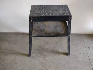 lot 89 image: Machine Stand, 19.5x10...