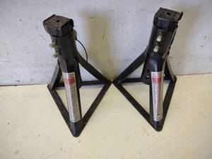 lot 133 image: (2) 4000 lb. Jack Stands...