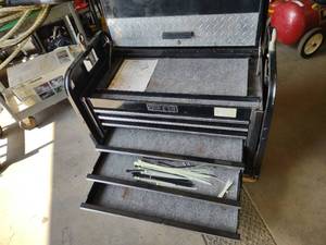 lot 134 image: John Deere Road Box Tool Chest, 36x...