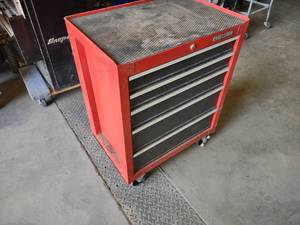 lot 136 image: Craftsman Rolling Tool Chest with K...
