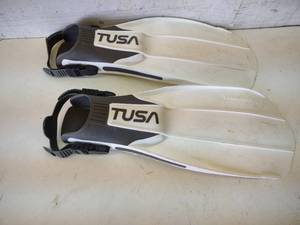 lot 185 image: Tusa Liberator Dive Fins...