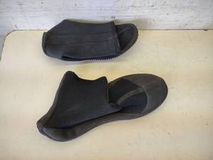 lot 188 image: Body Glove Dive Boots, Size 11...