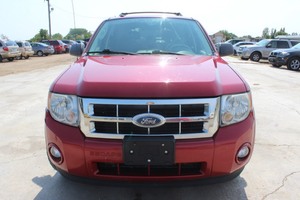 lot 10 image: 2009 Ford Escape XLT - One Owner -