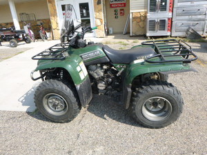 lot 4 image: 2001 Yamaha Big Bear 400 4X4 ATV