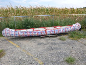 lot 6 image: 1975 17 Canoe