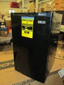lot 11 image: magic chef 4.4cuft compact refriger...