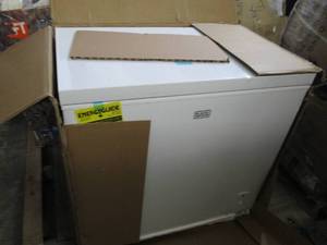 lot 29 image: black and decker 7.0 cuft freezer f...