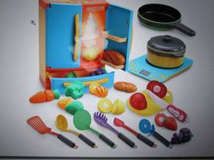 lot 130 image: JOYIN 20 Pieces Refrigerator Preten...