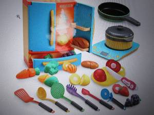 lot 132 image: JOYIN 20 Pieces Refrigerator Preten...