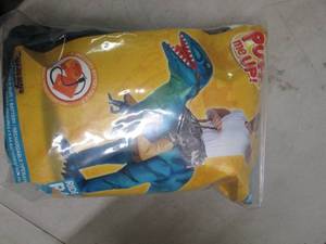 lot 146 image: puff me up ride a raptor open box ...