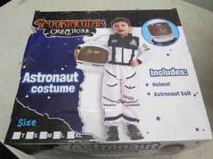 lot 177 image: spooktacular creeations astronaut c...