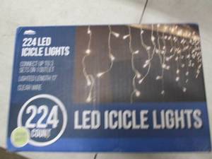 lot 259 image: 224 count led icicle lights open bo...