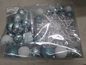 lot 298 image: 71 pcs blue and white christmas ass...