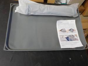 lot 211 image: 2 Pet Food Mats 13 x 19...