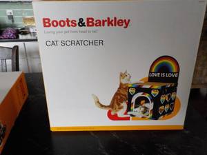 lot 147 image: Boots and Barkley Cat Scratcher 25 ...