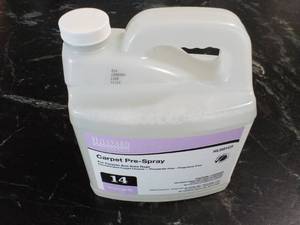 lot 187 image: 2.5 Liter Jug Hillyard Carpet Pre-S...