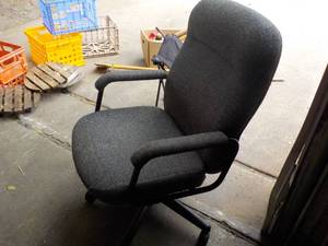 lot 265 image: Office Chair with 5 legs...