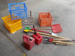 lot 267 image: Garden Tools, Gas Stands and Plasti...