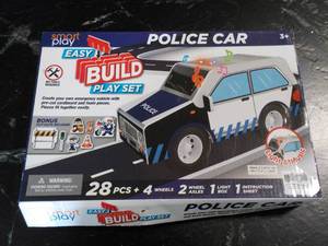 lot 132 image: Easy Build Play Set...