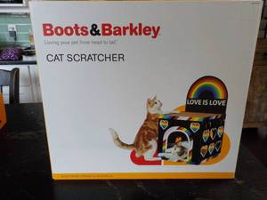 lot 148 image: Boots and Barkley Cat Scratcher 25 ...