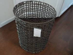 lot 152 image: Threshold Studio McGee Basket 16 x ...
