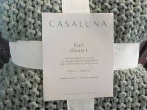 lot 154 image: Casaluna Knit Blanket FullQueen Si...