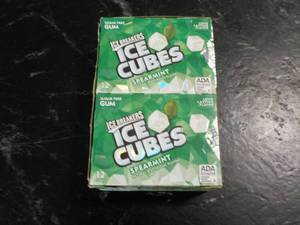 lot 161 image: 6 packs Ice Breakers Ice Cubes Spea...