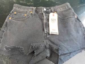 lot 175 image: 501 Levis size 28 Black Jean Short...