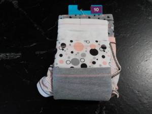 lot 185 image: Girls size 10 Undies...