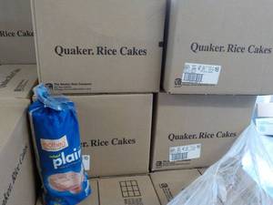 lot 340 image: 4 Cases Quaker Rice Cakes past bes...