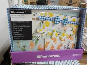 lot 426 image: Case of 6 Pembrook Mothers Day Bre...