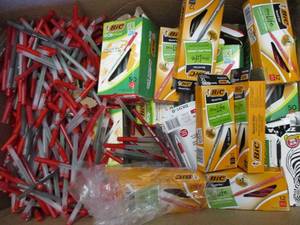 lot 91 image: 500 Pens- all new, some out of the...