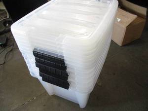 lot 237 image: 6 Plastic Storage Bins with Lids a...