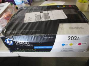 lot 249 image: HP LaserJet Tripack of Toner Cartri...