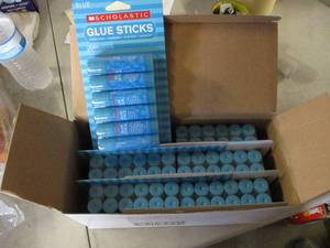 lot 252 image: 72 Scholastic Glue Sticks...
