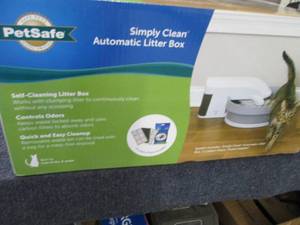 lot 12 image: PetSafe Simply Clean Automatic Litt...