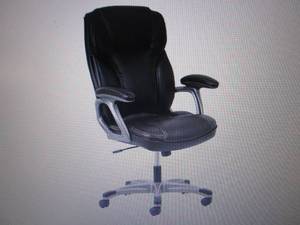 lot 16 image: OEM Essentials by OFM Leather Ergon...