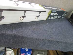 lot 89 image: Hampton Bay 3-Light Mini Step 44 in...