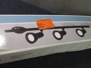 lot 104 image: Hampton Bay Large -Step 44 inch Bla...