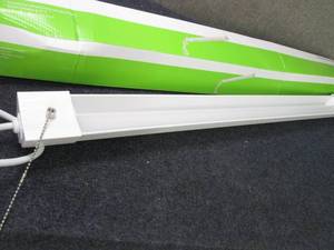 lot 109 image: Commercial Electric 3 ft. 36-Watt E...