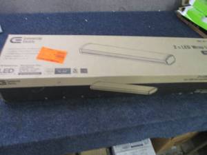 lot 112 image: Commercial Electric 2 ft LED Wrap L...