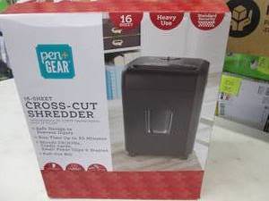 lot 196 image: Pen & Gear 16 Sheet Cross Cut Shred...