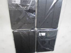 lot 201 image: 4 - iPad 9.7 Pro Cases...