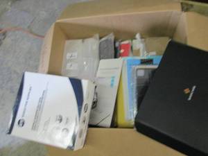 lot 252 image: Box of Assorted OfficeSchool Suppl...