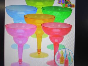 lot 260 image: JOYIN 36 Packs Plastic Margarita Gl...
