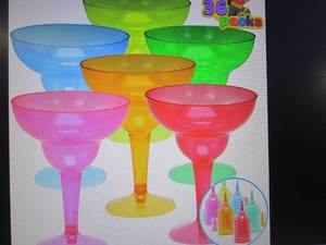 lot 261 image: JOYIN 36 Packs Plastic Margarita Gl...