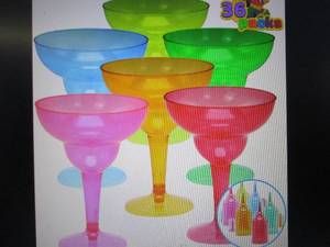 lot 267 image: JOYIN 36 Packs Plastic Margarita Gl...